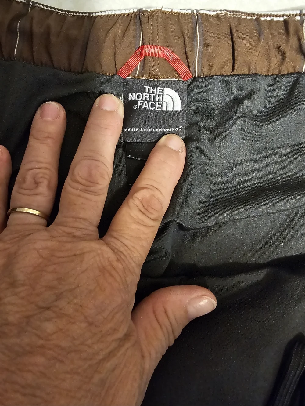 Mens North Face XXL Brown Plaid Swim Trunks with Black Webbing Drawstring